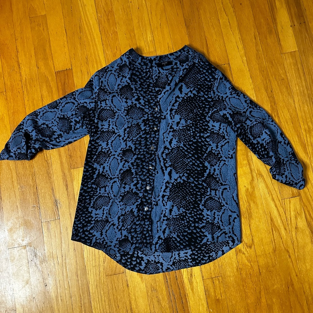 Tahari Blouse sz: small
